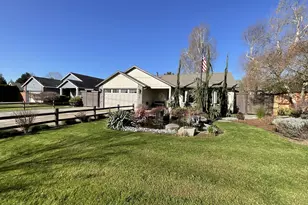 4141 NE 218th Ave, Fairview, OR 97024 - Photo 2