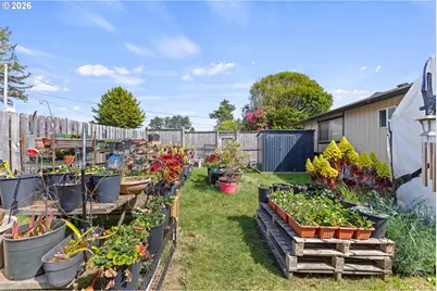 401 S Marple St, Coos Bay, OR 97420 - Photo 18