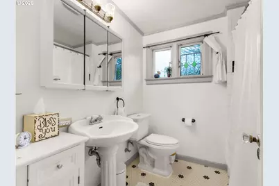 664 Kensington Ave, Astoria, OR 97103 - Photo 16