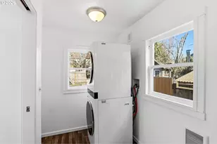 3923 SE Main St, Portland, OR 97214 - Photo 10