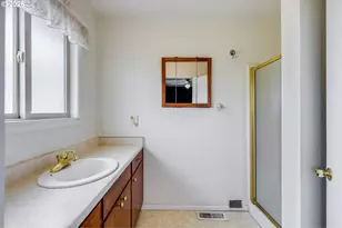 228 NW Denton Ave, Dallas, OR 97338 - Photo 12