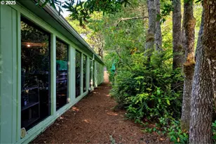 1601 Rhododendron Dr, Florence, OR 97439 - Photo 34