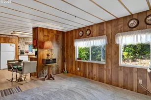 1601 Rhododendron Dr, Florence, OR 97439 - Photo 18