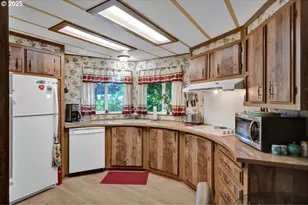 1601 Rhododendron Dr, Florence, OR 97439 - Photo 12