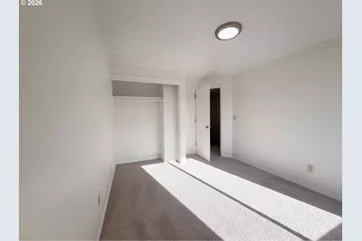 5810 NW Landing Dr, Portland, OR 97229 - Photo 10
