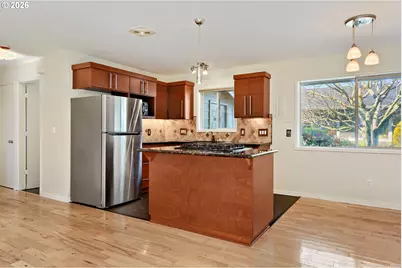 137 SE 73rd Ave, Portland, OR 97215 - Photo 8