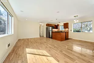 137 SE 73rd Ave, Portland, OR 97215 - Photo 6