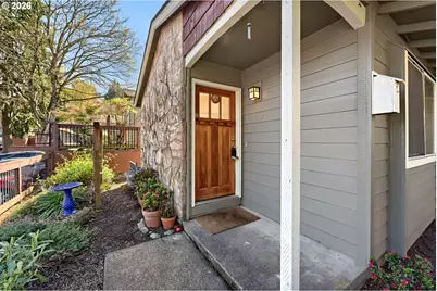 137 SE 73rd Ave, Portland, OR 97215 - Photo 2