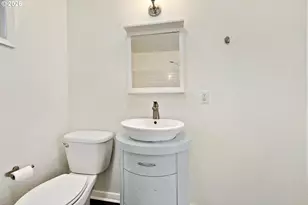 137 SE 73rd Ave, Portland, OR 97215 - Photo 12