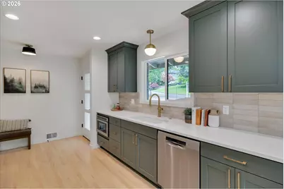 8560 SW Gayle Ln, Portland, OR 97225 - Photo 12