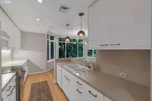 2445 NW Westover Rd, Portland, OR 97210 - Photo 26