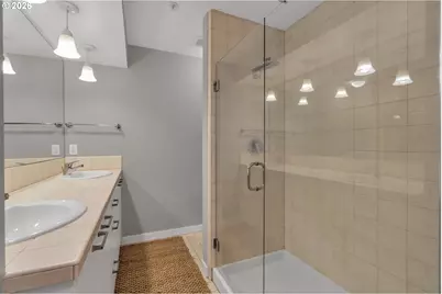 2445 NW Westover Rd #209, Portland, OR 97210 - Photo 10