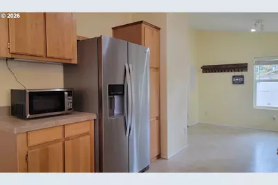 540 Shorepines Ct, Coos Bay, OR 97420 - Photo 8