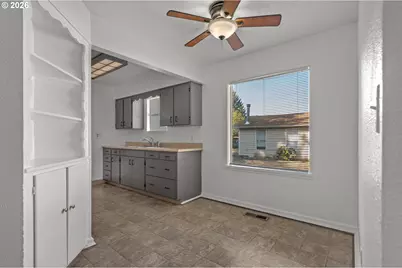 1745 SE 176th Ave, Portland, OR 97233 - Photo 10