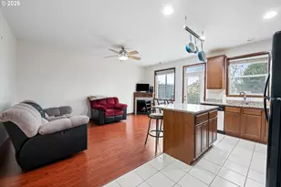 810 E Ninth St, Newberg, OR 97132 - Photo 4