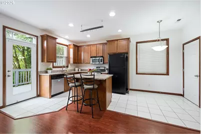 810 E 9th St #B8, Newberg, OR 97132 - Photo 4