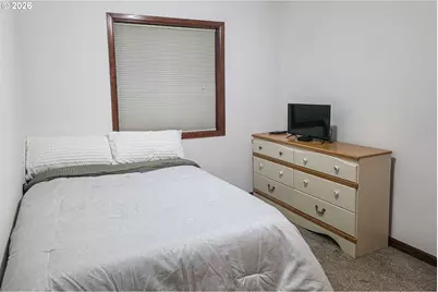 810 E 9th St #B8, Newberg, OR 97132 - Photo 14