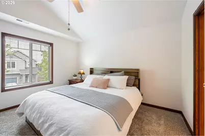 810 E 9th St #B8, Newberg, OR 97132 - Photo 10