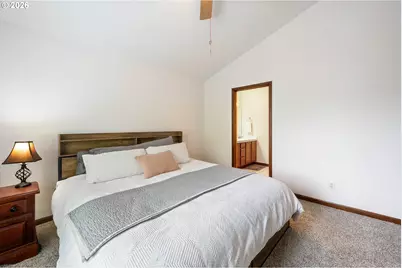 810 E 9th St #B8, Newberg, OR 97132 - Photo 12