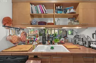 1030 NW Johnson St, Portland, OR 97209 - Photo 10