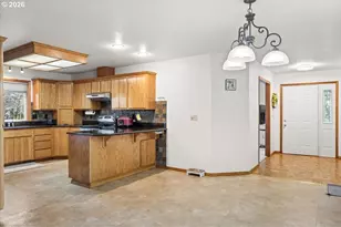 369 Upper Camp Loop Rd, Roseburg, OR 97470 - Photo 8