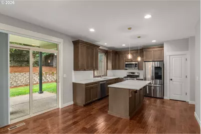 651 W U St, Washougal, WA 98671 - Photo 8