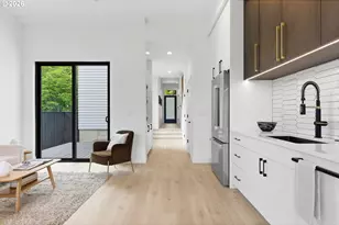 9261 SW 1st Ave, Portland, OR 97219 - Photo 14