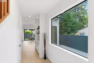 9261 SW 1st Ave, Portland, OR 97219 - Photo 6