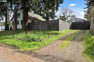 4043 NE 80th Ave, Portland, OR 97213 - Photo 32