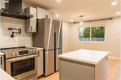 660 SW Coral St, Junction City, OR 97448 - Photo 10