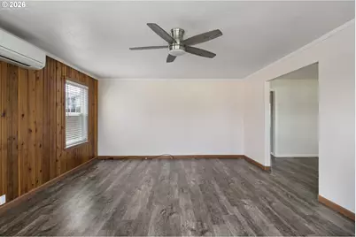 694 32nd St, Springfield, OR 97478 - Photo 10