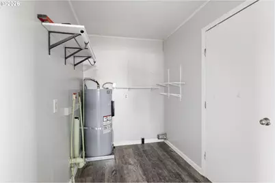 694 32nd St, Springfield, OR 97478 - Photo 28