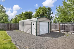 694 32nd St, Springfield, OR 97478 - Photo 36