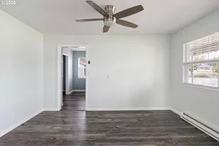 694 32nd St, Springfield, OR 97478 - Photo 12