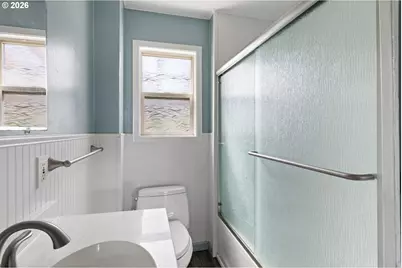 694 32nd St, Springfield, OR 97478 - Photo 22
