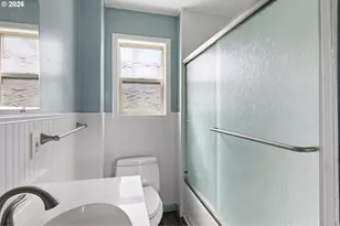 694 32nd St, Springfield, OR 97478 - Photo 22
