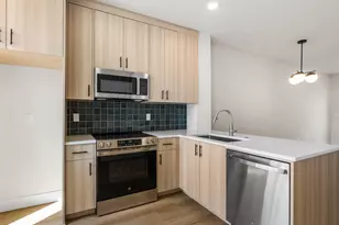 7564 SW 31st Ave, Portland, OR 97219 - Photo 2