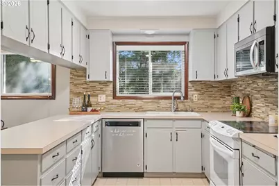 12202 SE Guilford Dr, Milwaukie, OR 97222 - Photo 18