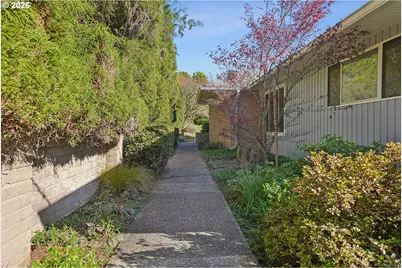 12202 SE Guilford Dr, Milwaukie, OR 97222 - Photo 2