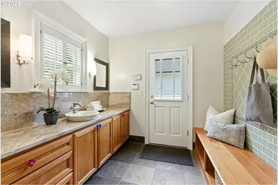 3860 SW 75th Ave, Portland, OR 97225 - Photo 22