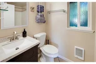 242 Prospect Ave, Yachats, OR 97498 - Photo 14