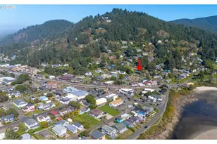 242 Prospect Ave, Yachats, OR 97498 - Photo 22