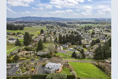 242 NW Walnut Ave, Dundee, OR 97115 - Photo 46