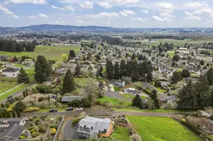 242 NW Walnut Ave, Dundee, OR 97115 - Photo 46