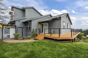 242 NW Walnut Ave, Dundee, OR 97115 - Photo 2