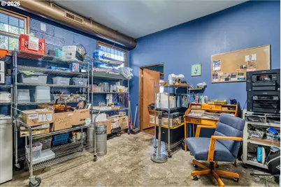 941 W 3rd Ave, Eugene, OR 97402 - Photo 14