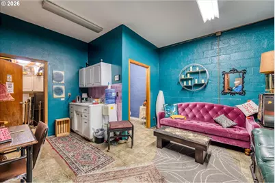 941 W 3rd Ave, Eugene, OR 97402 - Photo 12