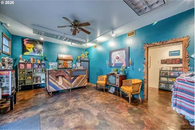 941 W 3rd Ave, Eugene, OR 97402 - Photo 8