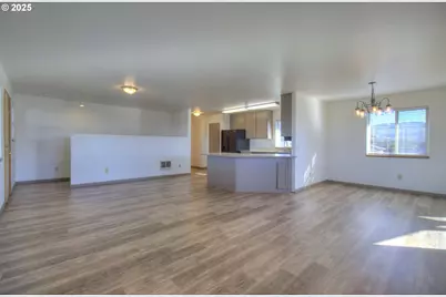 405 Arnold Ln, Brookings, OR 97415 - Photo 6