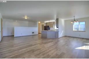 405 Arnold Ln, Brookings, OR 97415 - Photo 6